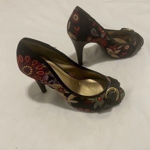 Delicious, women, heels, floral, size 7